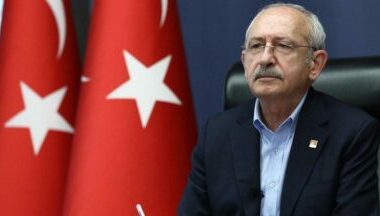 Ak Parti-MHP İttifakı’nın üçüncü ortağının mafya olduğunu savunan Kılıçdaroğlu, “Bu gerçek çıktı ortaya. Türkiye adeta insan kaçakçılığının, uyuşturucu kaçakçılığının merkezi oldu” dedi.