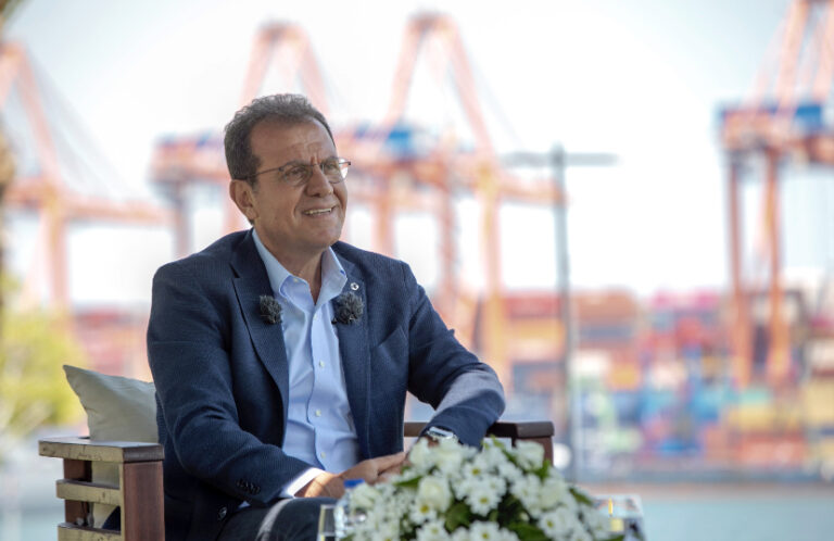 BAŞKAN SEÇER: “100 BİN GIDA KOLİSİ DAĞITIMI YAPTIK, TALEPLER DEVAM EDİYOR”