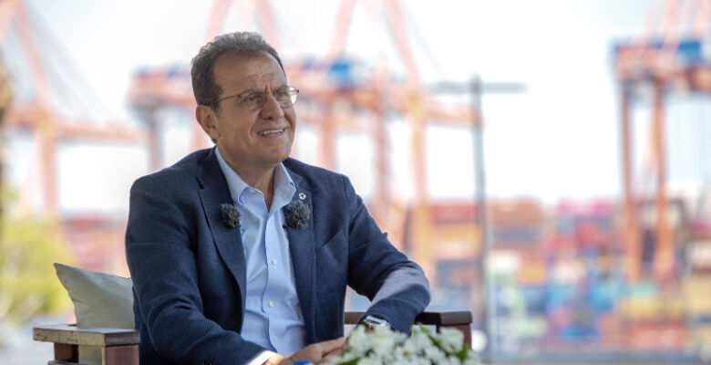 BAŞKAN SEÇER: “100 BİN GIDA KOLİSİ DAĞITIMI YAPTIK, TALEPLER DEVAM EDİYOR”
