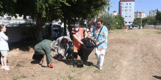 Yenişehir Gönüllülerinden çevre temizliği