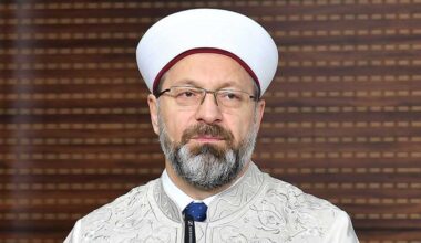 Diyanet Başkanı Ali Erbaş: Şehirlerarası otobüslerin molaları namaz saatlerine göre ayarlansın