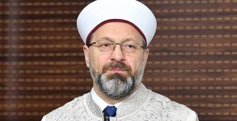 Diyanet Başkanı Ali Erbaş: Şehirlerarası otobüslerin molaları namaz saatlerine göre ayarlansın