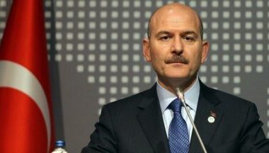 AKP’li eski vekil, Süleyman Soylu’nun dün gece istifa ettiğini iddia etmişti.Bakanlık yetkilileri “İddia doğru değil!” AKP’li eski vekil, Süleyman Soylu’nun dün gece istifa ettiğini iddia etmişti.Bakanlık yetkilileri “İddia doğru değil!”