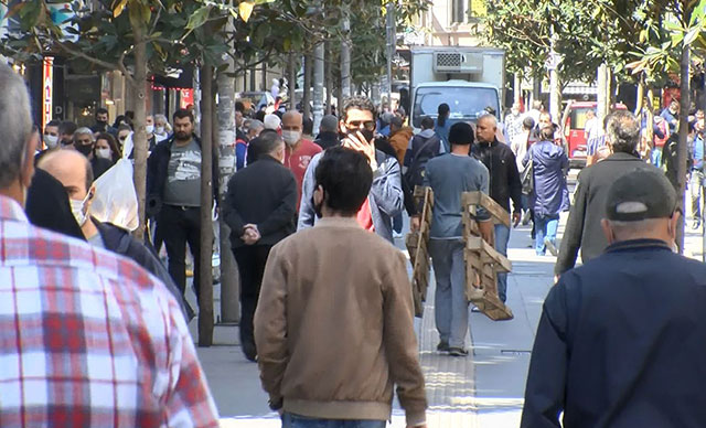 Rehavet ve aşılama hızında düşüş olursa: Eylül-Ekim’de dördüncü dalga gelebilir