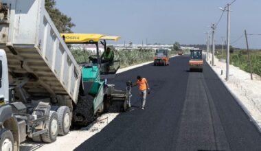 KAZANLI SAHİL YOLU DÜZENLEME ÇALIŞMASI MİNÜBÜSÇÜLERDEN DE VATANDAŞLARDAN DA TAKDİR TOPLUYOR