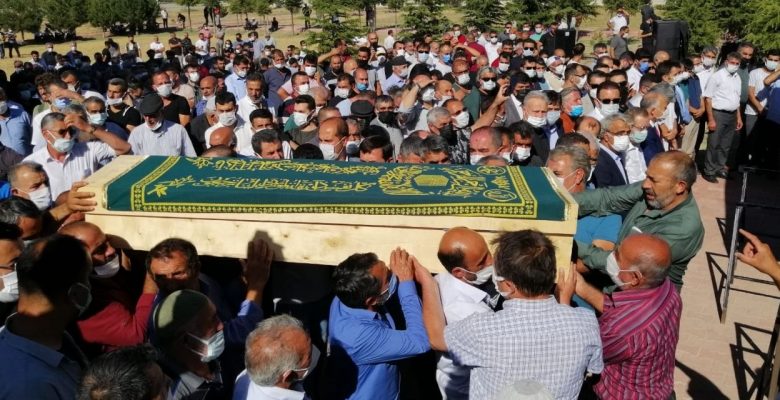 Konya’da katledilen 7 kişilik aile son yolculuğuna uğurlandı