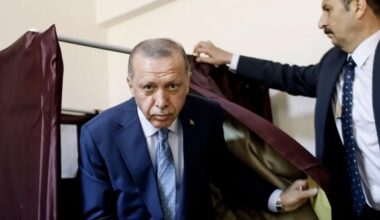 AKP’ye yakın yazar bombayı patlattı: ‘Erdoğan seçim hazırlıklarına başladı!’