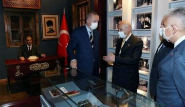 Cumhurbaşkanı Erdoğan KKTC’de Alparslan Türkeş’in doğduğu evi ziyaret etti