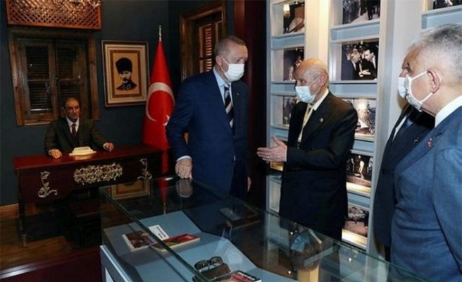 Cumhurbaşkanı Erdoğan KKTC’de Alparslan Türkeş’in doğduğu evi ziyaret etti