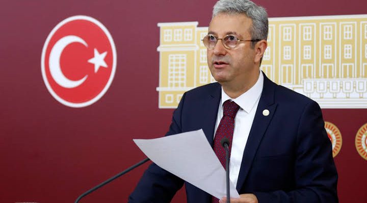 CHP’Lİ ANTMEN ‘SARAYA 13 UÇAK VAR AMA YANGINA 1 UÇAK BİLE YOK’