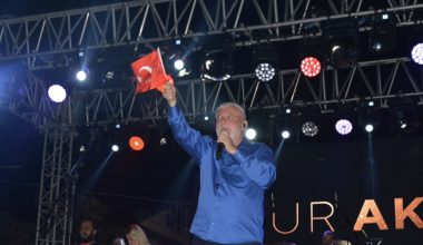 MERSİN BÜYÜKŞEHİR’İN 30 AĞUSTOS KONSERLERİNİN İLK GÜNÜ COŞKUYLA GEÇTİ