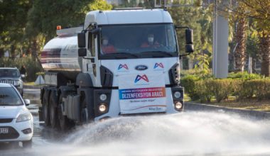 MERSİN BÜYÜKŞEHİR ÇEVRE KORUMA EKİPLERİ KENTİ HAŞERELERE VE VİRÜSLERE KARŞI KORUYOR