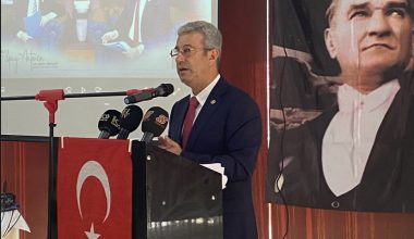 CHP’Lİ ANTMEN’DEN ŞOK İDDİA ‘TÜRKİYE’DE SURİYE KANUNLARI UYGULANIYOR’
