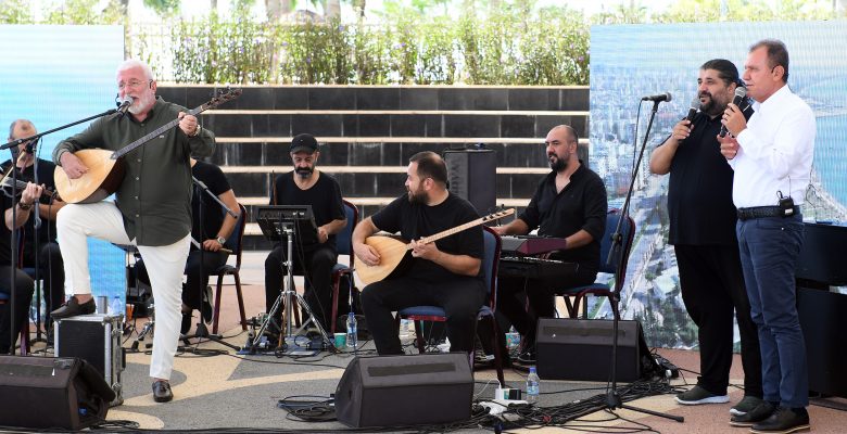 BAŞKAN SEÇER: “MERSİN HEM SANATIN HEM DE SANATÇININ KENTİ OLSUN İSTİYORUZ”