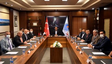 MERSİN İÇİN TARİHİ GÜN: METRO PROJESİNDE İMZALAR ATILDI