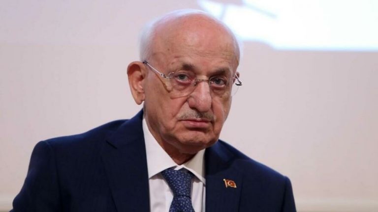 Cumhurbaşkanlığı YİK Başkanvekili Kahraman’dan tepki çeken açıklama: Dindar bir anayasa olmalı ilk 4 madde ise değişebilir