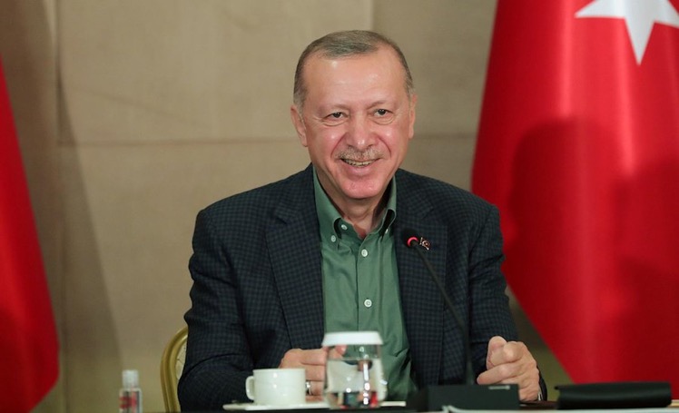 Erdoğan’dan ‘büyükelçi krizi’ yorumu: Ben nasıl geri adım attım? Ben taarruzdayım. Benim kitabımda geri adım atmak yok
