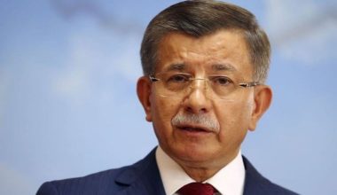 Alçı: Davutoğlu’nun bindiği asansör yere çakıldı, belinde ciddi sıkıntı var