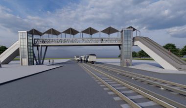 MERSİN BÜYÜKŞEHİR’İN TARSUS ATATÜRK CADDESİ ÜZERİNDEKİ YAYA ÜST GEÇİDİ ÇALIŞMASI SÜRÜYOR