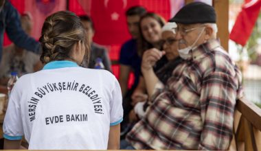 MERSİN BÜYÜKŞEHİR, 29 EKİM İÇİN YAŞ ALMIŞLARI BULUŞTURDU