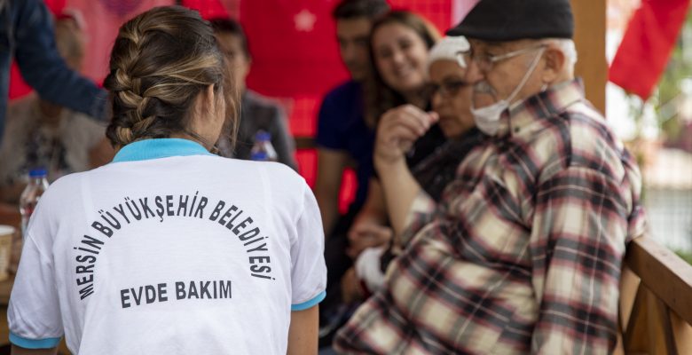 MERSİN BÜYÜKŞEHİR, 29 EKİM İÇİN YAŞ ALMIŞLARI BULUŞTURDU