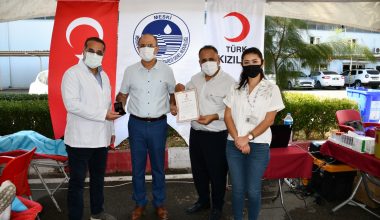 DUYARLI MESKİ ÇALIŞANLARINA KIZILAY’DAN MADALYA