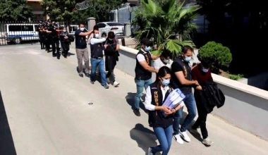 MERSİN’DE SANAL JİGOLO SİTESİYLE 1 MİLYON LİRA DOLANDIRDILAR