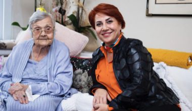 MERSİN BÜYÜKŞEHİR’DEN MUAZZEZ İLMİYE ÇIĞ’A ZİYARET