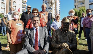 Hayrettin Karaca Anıtı Yenişehir’de açıldı