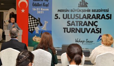 5. MERSİN ULUSLARARASI AÇIK SATRANÇ TURNUVASI’NDA KAZANANLAR ÖDÜLLERİNİ ALDI