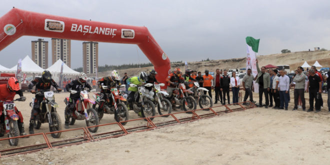 TOROSLAR’DA ENDURO MOTOFEST YARIŞLARI NEFES KESTİ