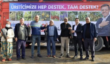 MERSİN BÜYÜKŞEHİR’DEN ERDEMLİ VE TOROSLAR’DAKİ ÜRETİCİLERE CEVİZ FİDANI
