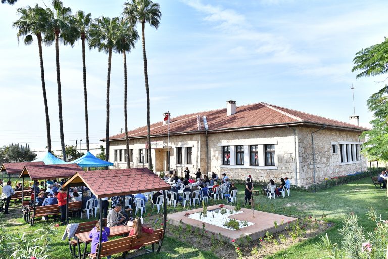 BÜYÜKŞEHİR EMEKLİ EVİ ÜYELERİ, GAZİ ÇİFTLİĞİ’NDE ATATÜRK’Ü ANDI