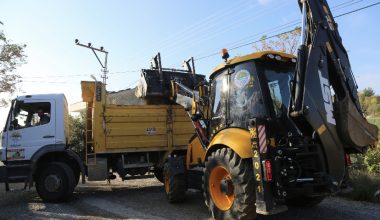 TOROSLAR’DA DİP KÖŞE TEMİZLİK ÇALIŞMASI