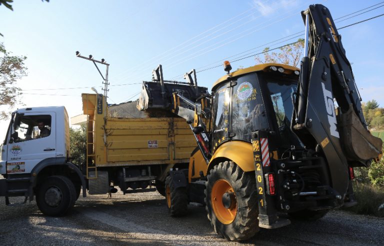 TOROSLAR’DA DİP KÖŞE TEMİZLİK ÇALIŞMASI