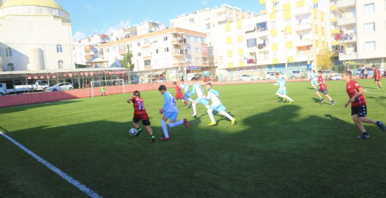 MİNİKLERİN 3 OCAK FUTBOL TURNUVASI HEYECANI TOROSLAR’I SARDI