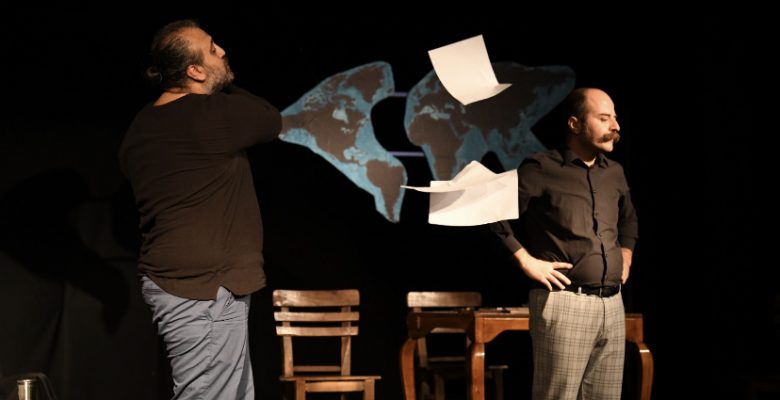 “Aynamdaki Gölgeler” 6. Mersin Uluslararası Tiyatro Festivali’nde sahnelendi