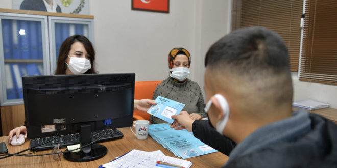 MERSİN BÜYÜKŞEHİR, YILBAŞI ÖNCESİ ÖĞRENİM YARDIMININ İLK KISIM ÖDEMESİNİ YATIRARAK ÖĞRENCİLERİN YÜZÜNÜ GÜLDÜRDÜ