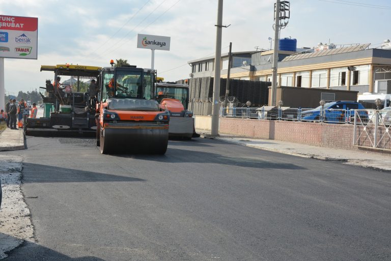 MERSİN BÜYÜKŞEHİR, TİCARİ ALANLARDA DA ALTYAPI ÇALIŞMALARINI SÜRDÜRÜYOR