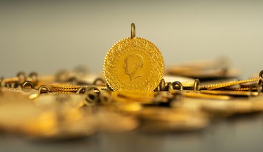 Gram 791, çeyrek 1294 liradan haftaya başladı