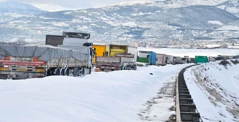 Adana-Gaziantep (AG) Otoyolu yeniden ulaşıma kapandı
