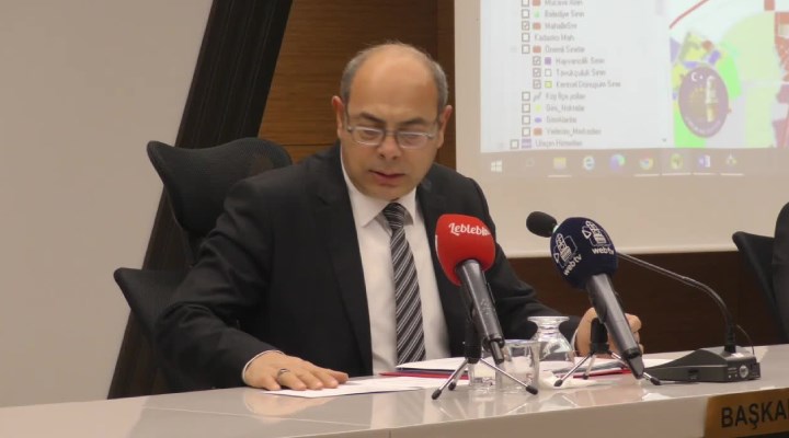 AKP’li meclis üyesi açık mikrofonu unuttu: Neyin ne olacağı bilinmiyor, ben devletten iş almam