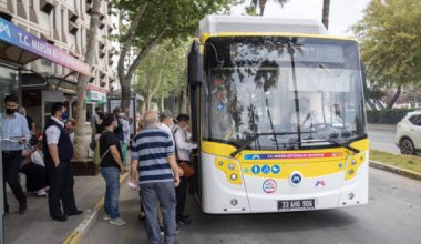 MERSİN, 2021’DE ÇEVRECİ OTOBÜSLER, AKILLI DURAKLAR VE BİSİKLET YOLLARIYLA DONATILDI