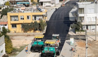 MERSİN BÜYÜKŞEHİR, EĞRİÇAM MAHALLESİ 7. CADDE’DE 1100 METRELİK YOLU YENİLEDİ