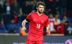 Konyaspor’un futbolcusu Ahmet Çalık, trafik kazasında hayatını kaybetti