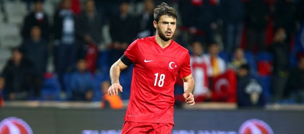 Konyaspor’un futbolcusu Ahmet Çalık, trafik kazasında hayatını kaybetti