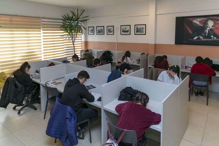 ÖĞRENCİ ÇALIŞMA MERKEZİ’NDE ÇAY, KAHVE VE İNTERNET ÜCRETSİZ