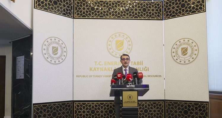 Bakan Dönmez: Şirketlere gerekli uyarıları yaptık; enerji sektöründen sürece katkı sağlamalarını bekliyoruz