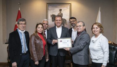 BAŞKAN SEÇER’E ADD MERSİN ŞUBESİ’NDEN TEŞEKKÜR BELGESİ