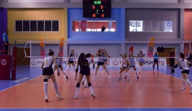 BÜYÜKŞEHİR MSK KADIN VOLEYBOL TAKIMI VAKIFBANK’I 3-0 YENDİ